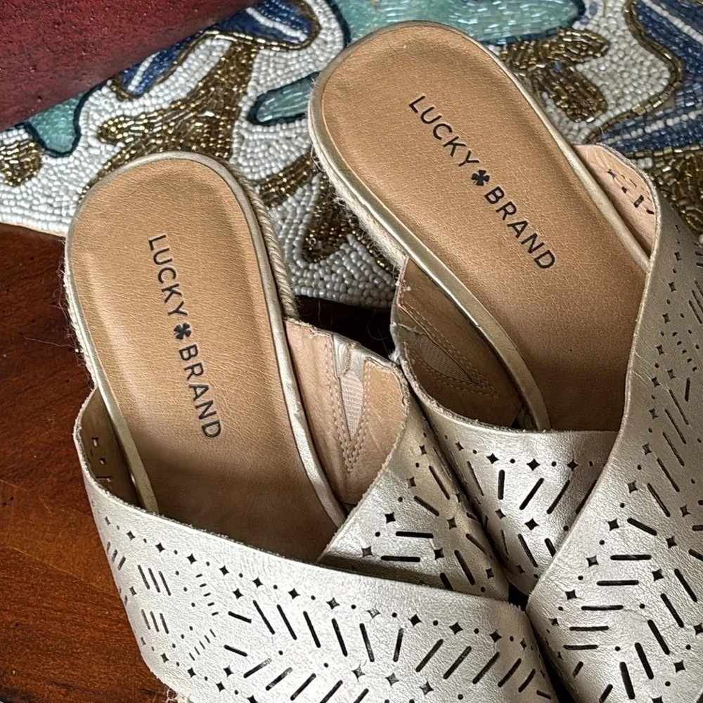 Brand New Lucky Brand Keela Genuine Leather Metallic Gold Tone Laser Cut Sandals